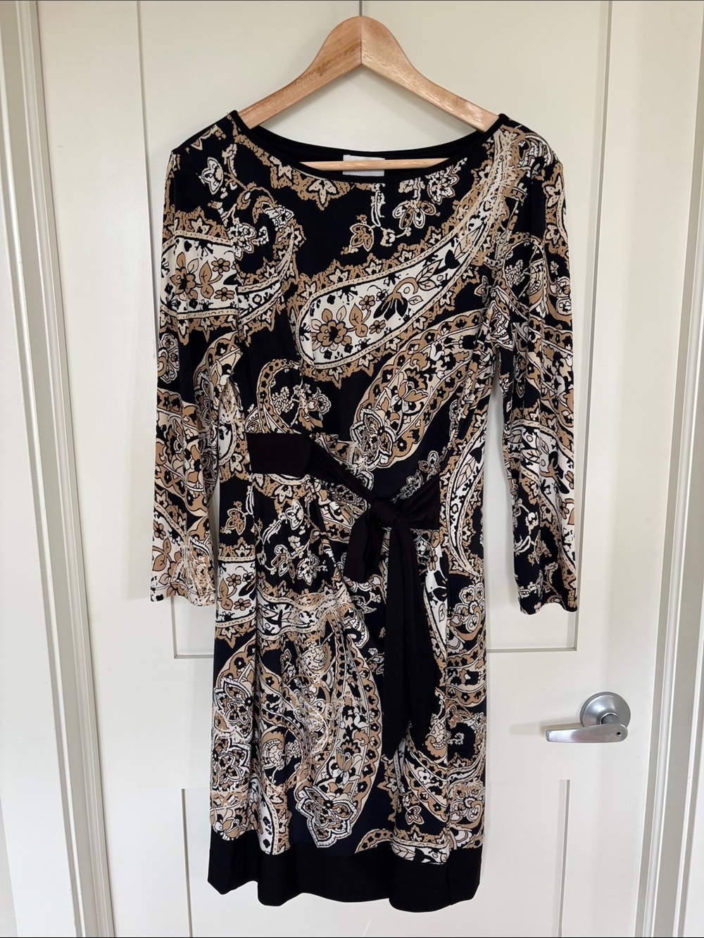 Donna Morgan Black Paisley Tie-Waist Long Sleeve Midi Dress